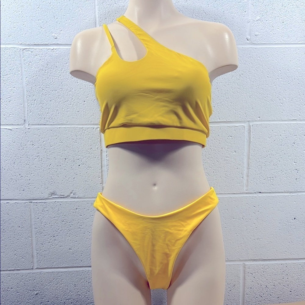 Yellow One-Shoulder Bikini Set​​​​
